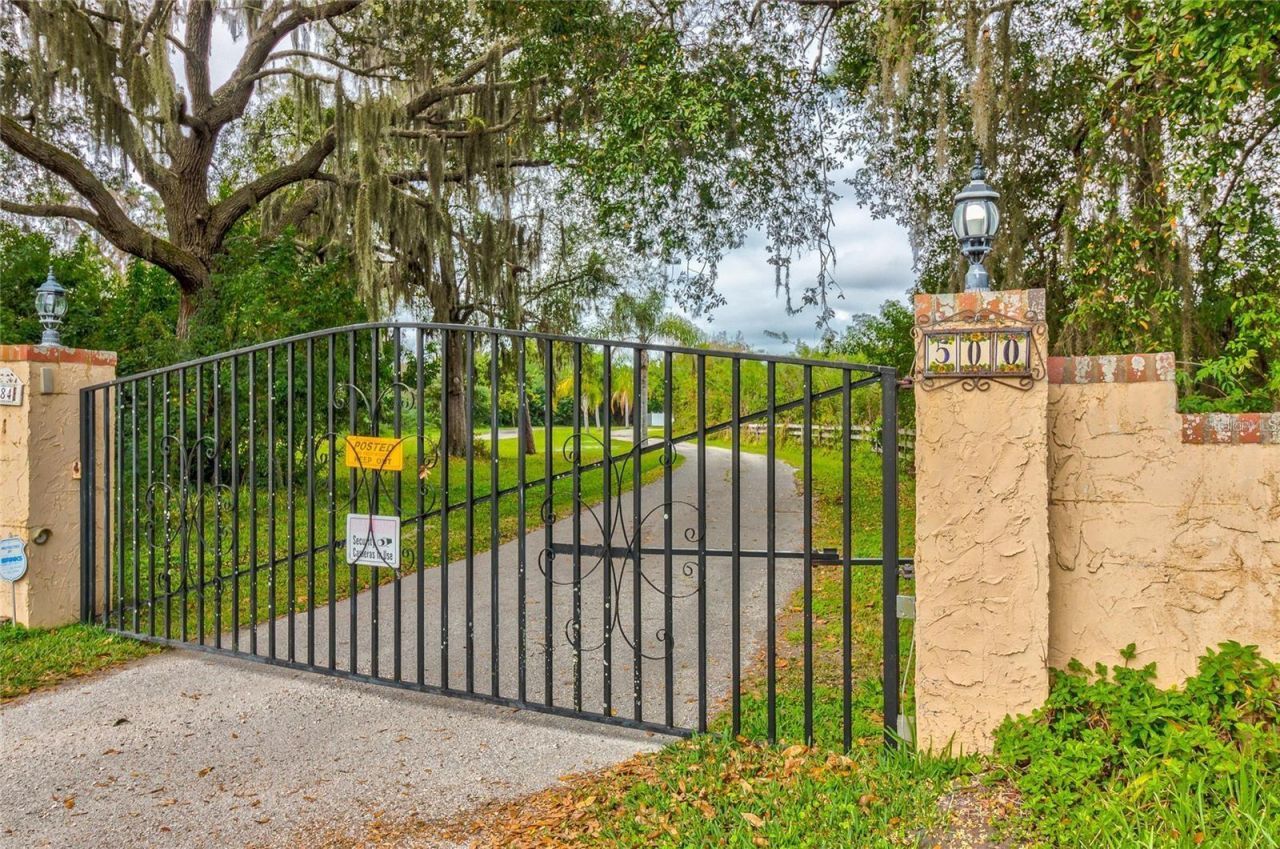 500 N Highland Avenue, Tarpon Springs, FL 34688 Photo