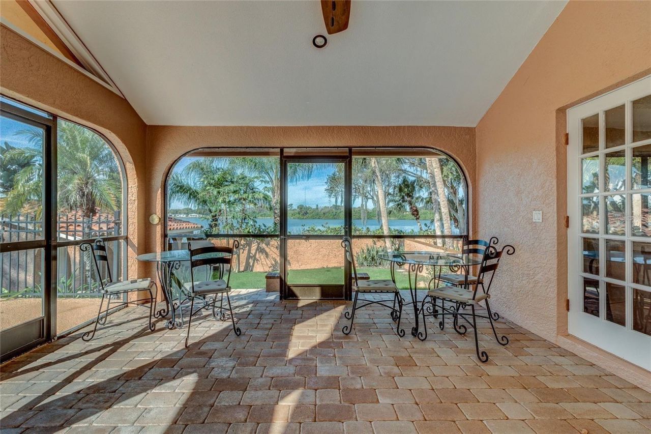 500 N Highland Avenue, Tarpon Springs, FL 34688 Photo