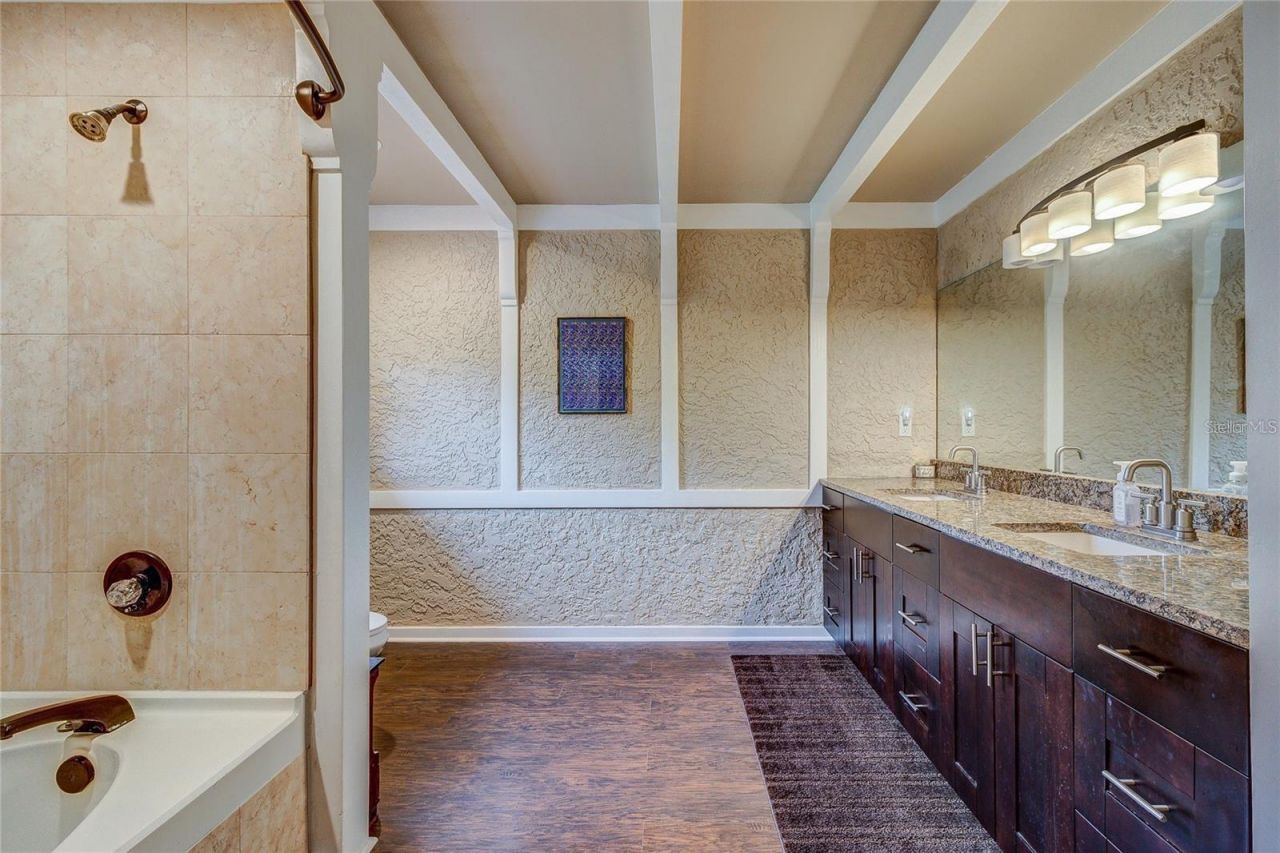 500 N Highland Avenue, Tarpon Springs, FL 34688 Photo