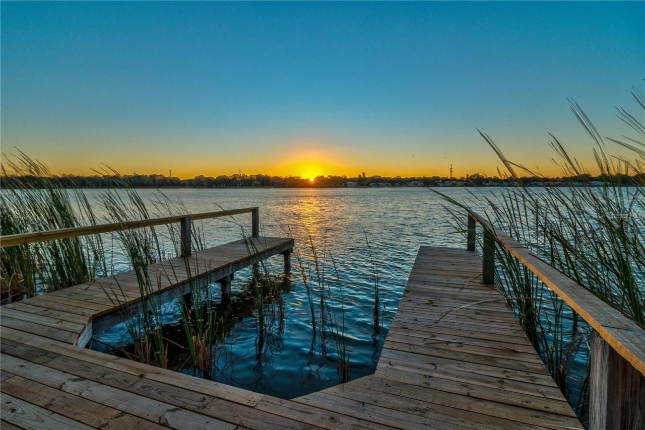 500 N Highland Avenue, Tarpon Springs, FL 34688 Photo