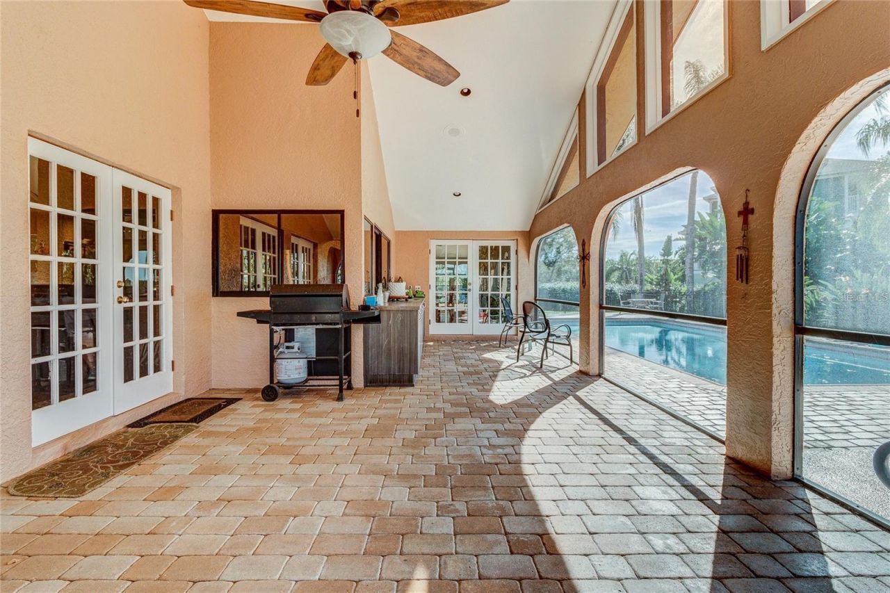 500 N Highland Avenue, Tarpon Springs, FL 34688 Photo