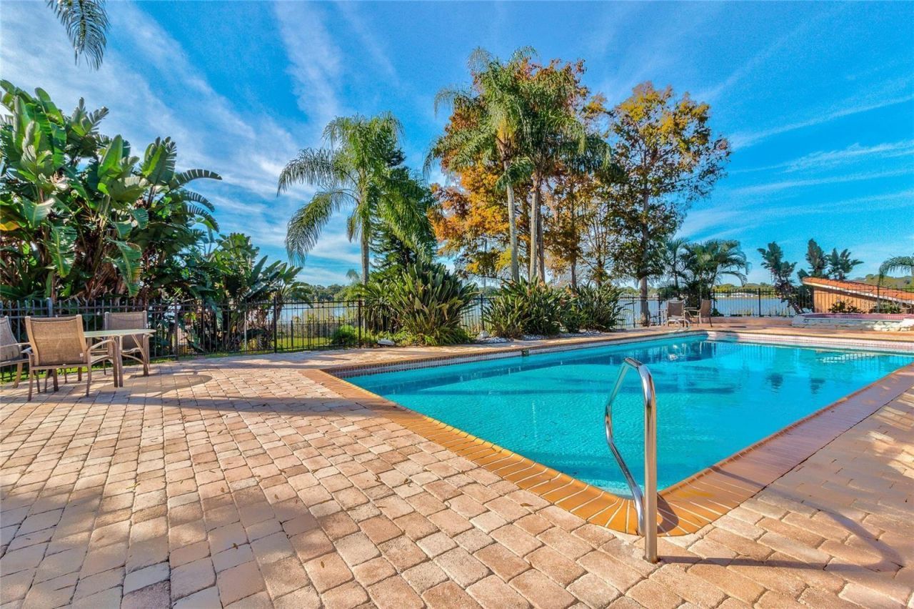 500 N Highland Avenue, Tarpon Springs, FL 34688 Photo