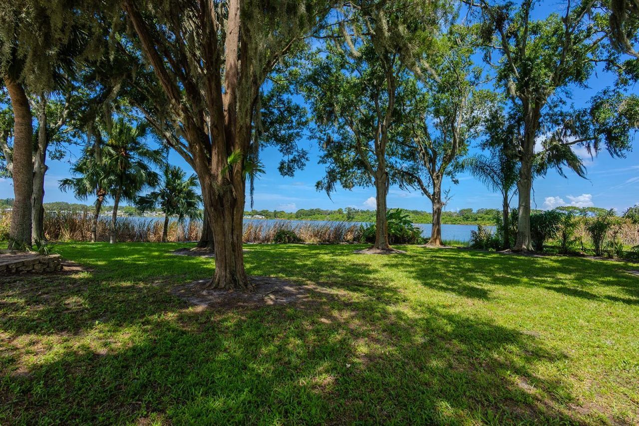 500 N Highland Avenue, Tarpon Springs, FL 34688 Photo
