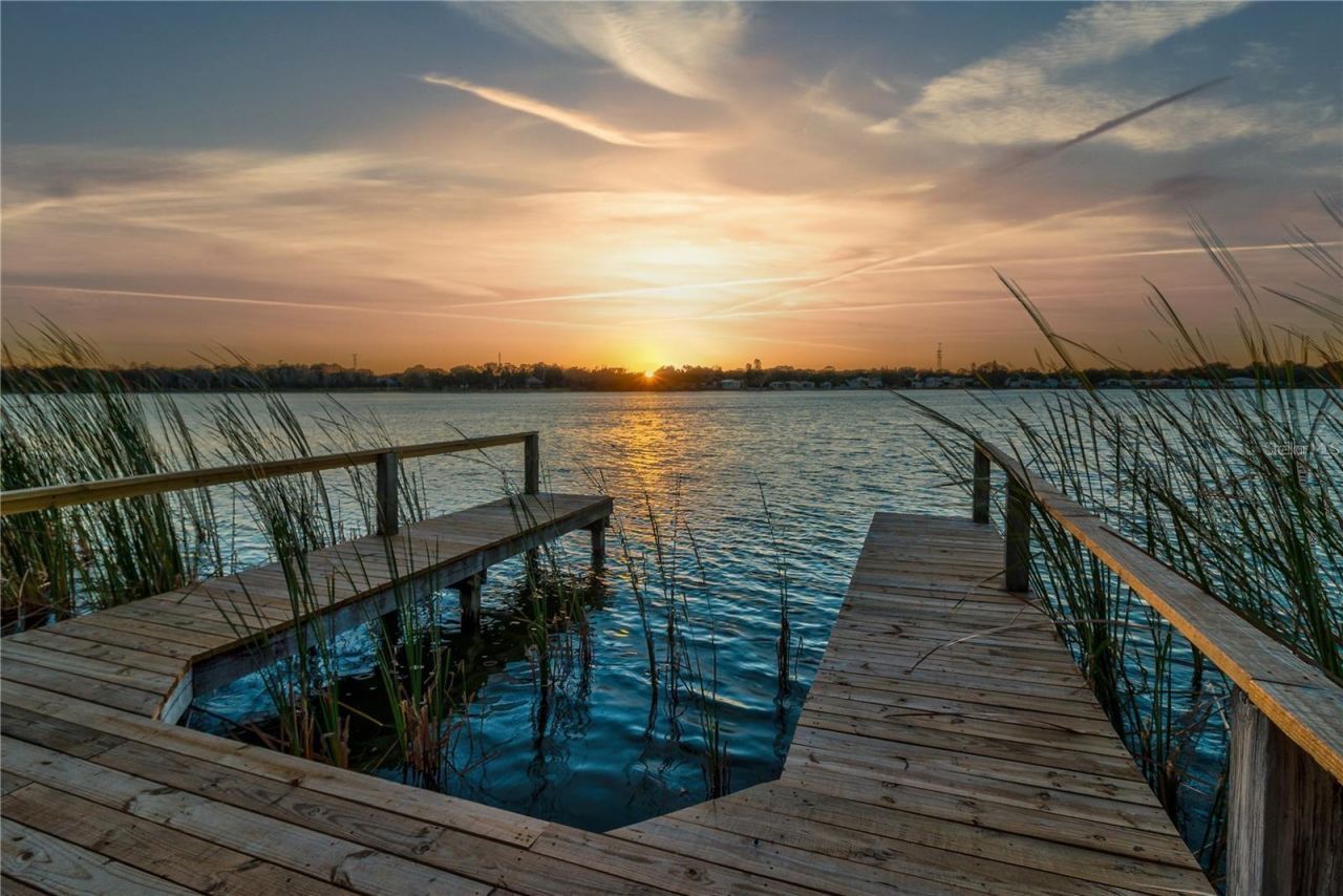 500 N Highland Avenue, Tarpon Springs, FL 34688 Photo