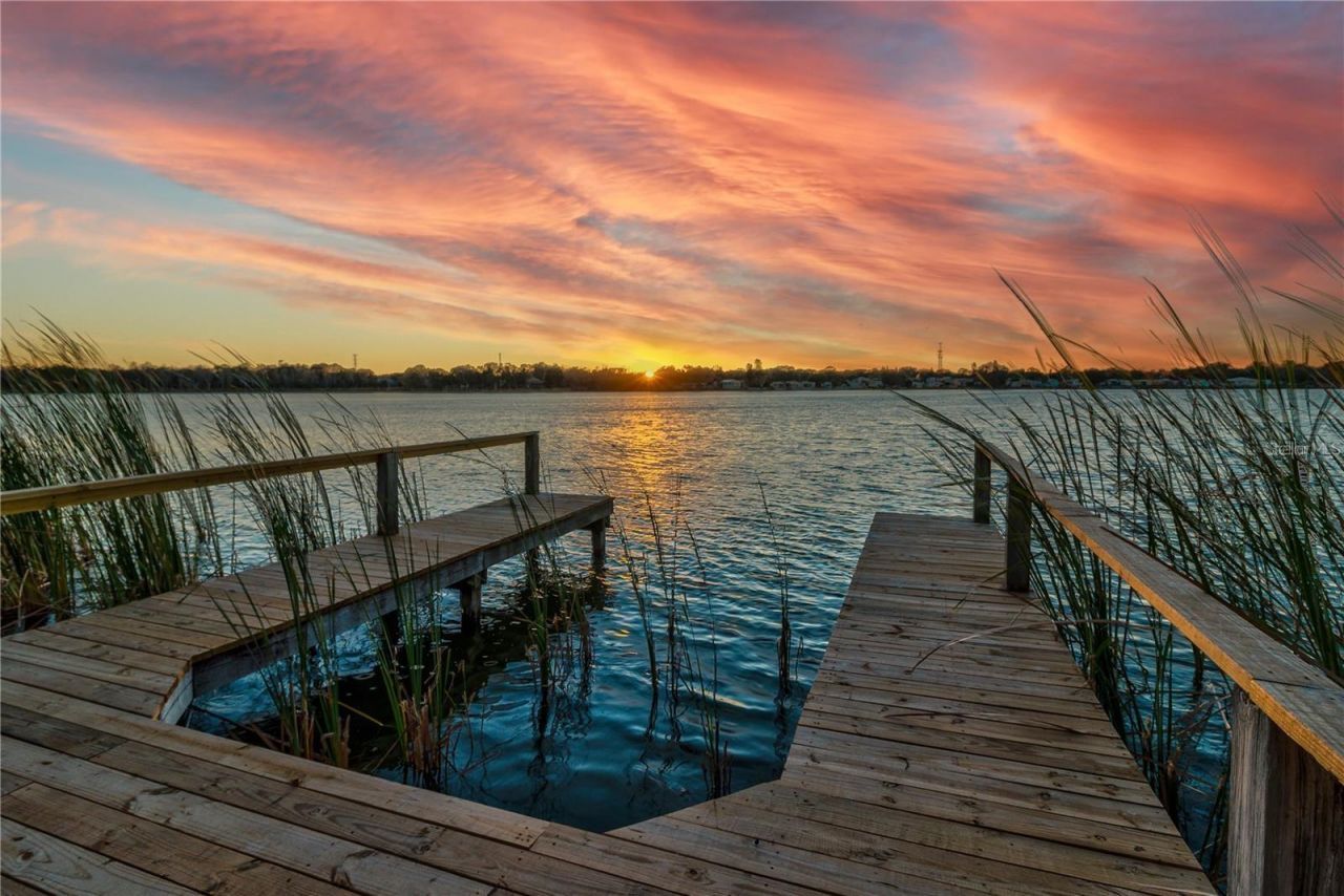 500 N Highland Avenue, Tarpon Springs, FL 34688 Photo