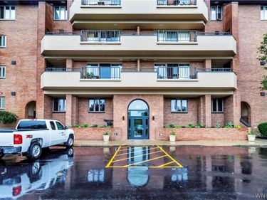 40 Waterfront Circle, Buffalo, NY 14202