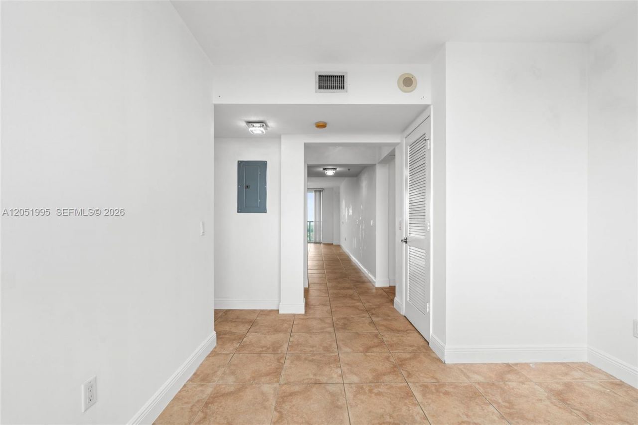 2681 N Flamingo Rd , Unit 2205S, Sunrise, FL 33323 Photo