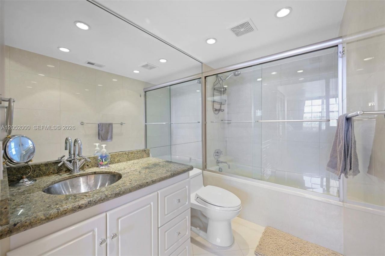 19999 E Country Club Dr , Unit 1406, Aventura, FL 33180 Photo