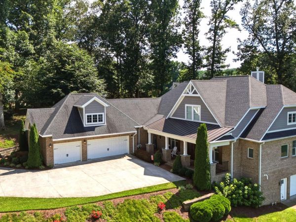 2389 Sawyers Pond Drive, Johnson City, TN 37604