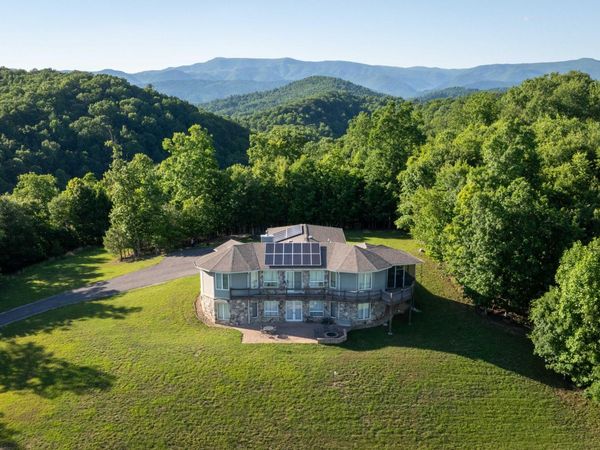 11106 Tree Top Drive, Meadowview, VA 24361