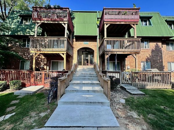 1990 Tall Oaks Drive, Unit 2B, Aurora, IL 60505