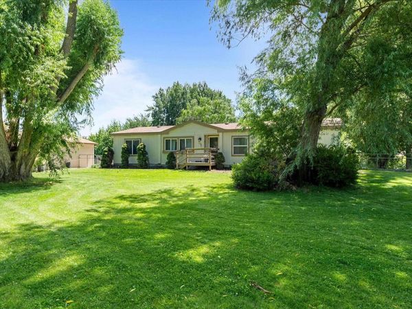 1011 Babs Ave, Benton City, WA 99320