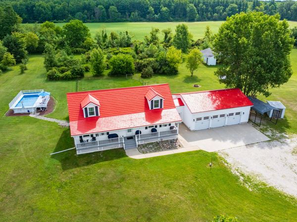 6193 S Ionia Road, Bellevue, MI 49021