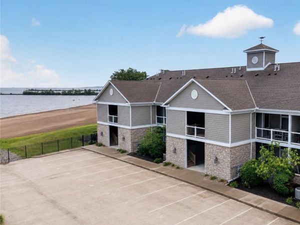 3191 N Beach Towne Court , Port Clinton, OH 43452