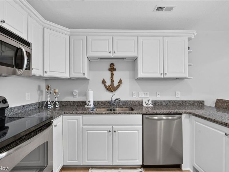 3191 N Beach Towne Court, Port Clinton, OH 43452 Photo 10