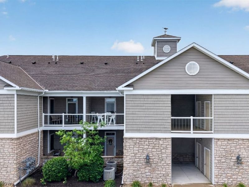3191 N Beach Towne Court, Port Clinton, OH 43452 Photo 2