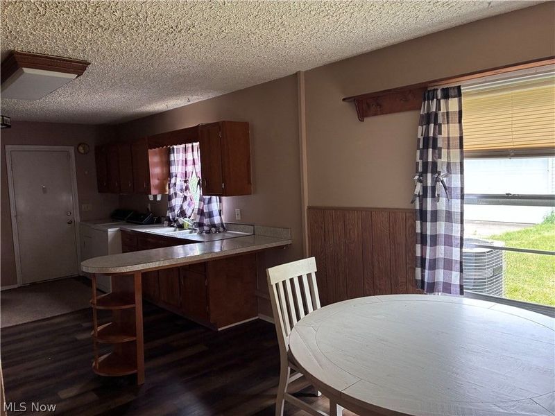 2400 Midway Avenue NE, Canton, OH 44705 Photo 12