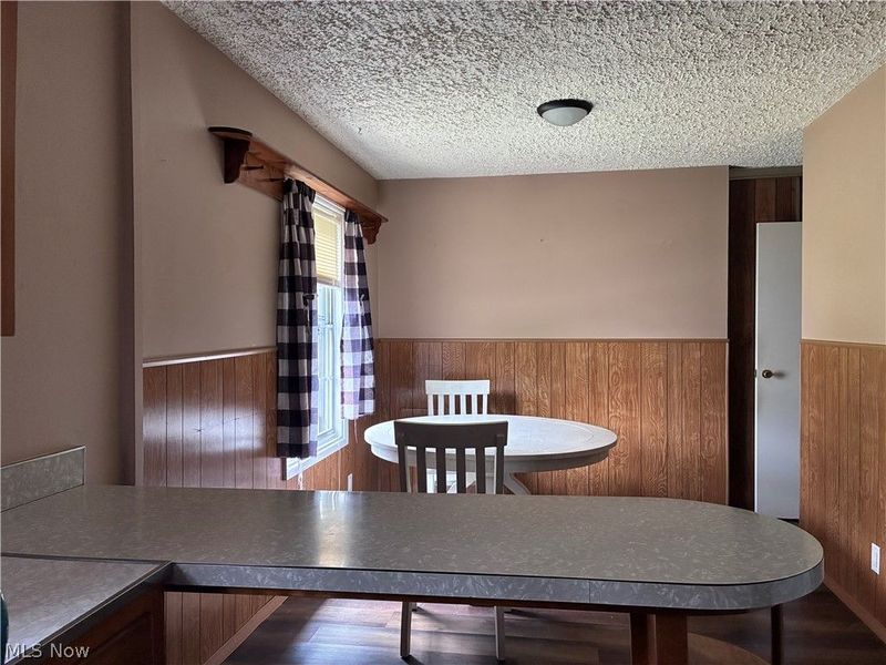 2400 Midway Avenue NE, Canton, OH 44705 Photo 8
