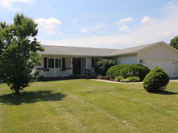 140 Tiffany Lane, Cedarville, IL 61013