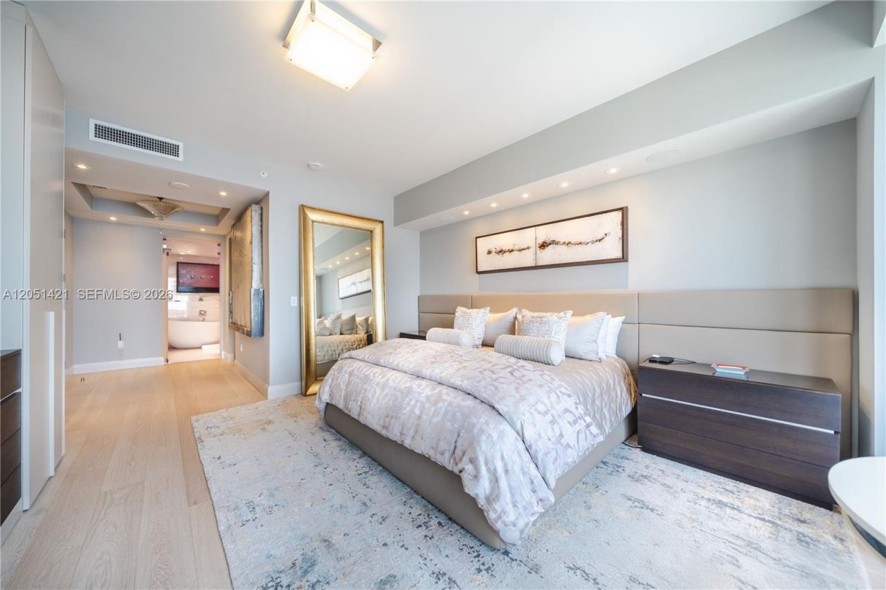 1425 Brickell Ave, Unit PH3AB, Miami, FL 33131 Photo
