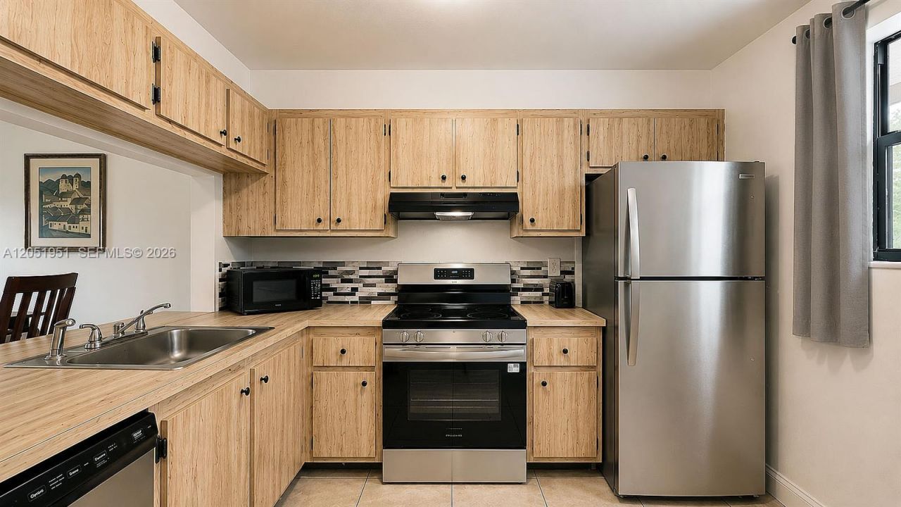 15701 W Waterside Cir, Unit 205, Sunrise, FL 33326 Photo