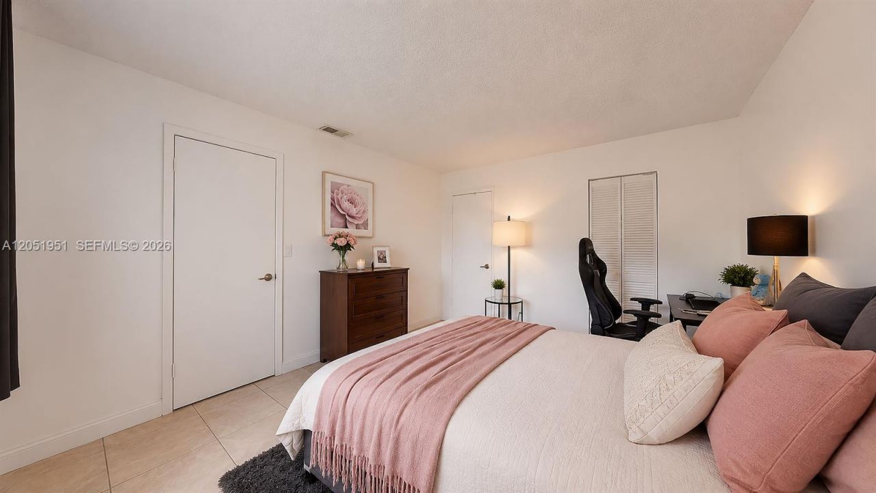 15701 W Waterside Cir, Unit 205, Sunrise, FL 33326 Photo