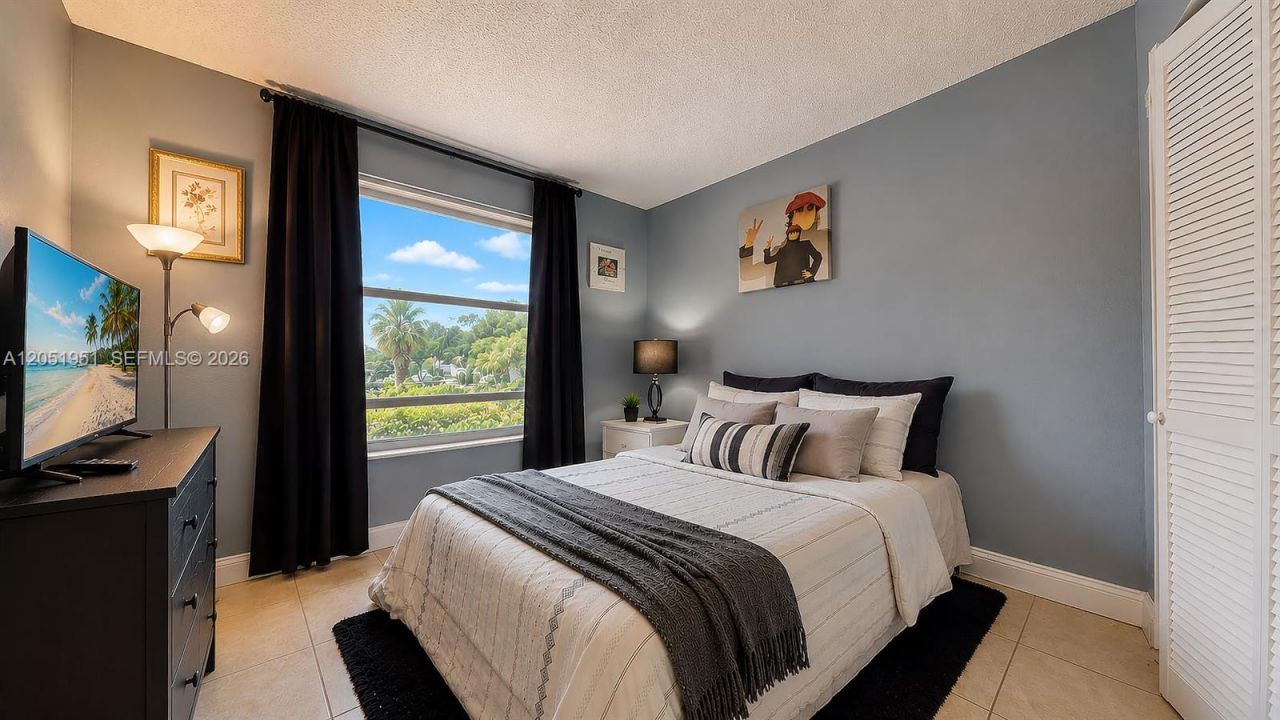 15701 W Waterside Cir, Unit 205, Sunrise, FL 33326 Photo