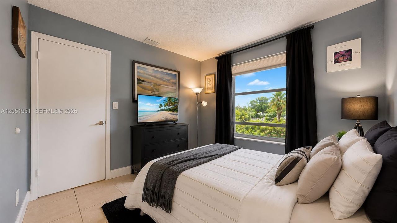 15701 W Waterside Cir, Unit 205, Sunrise, FL 33326 Photo