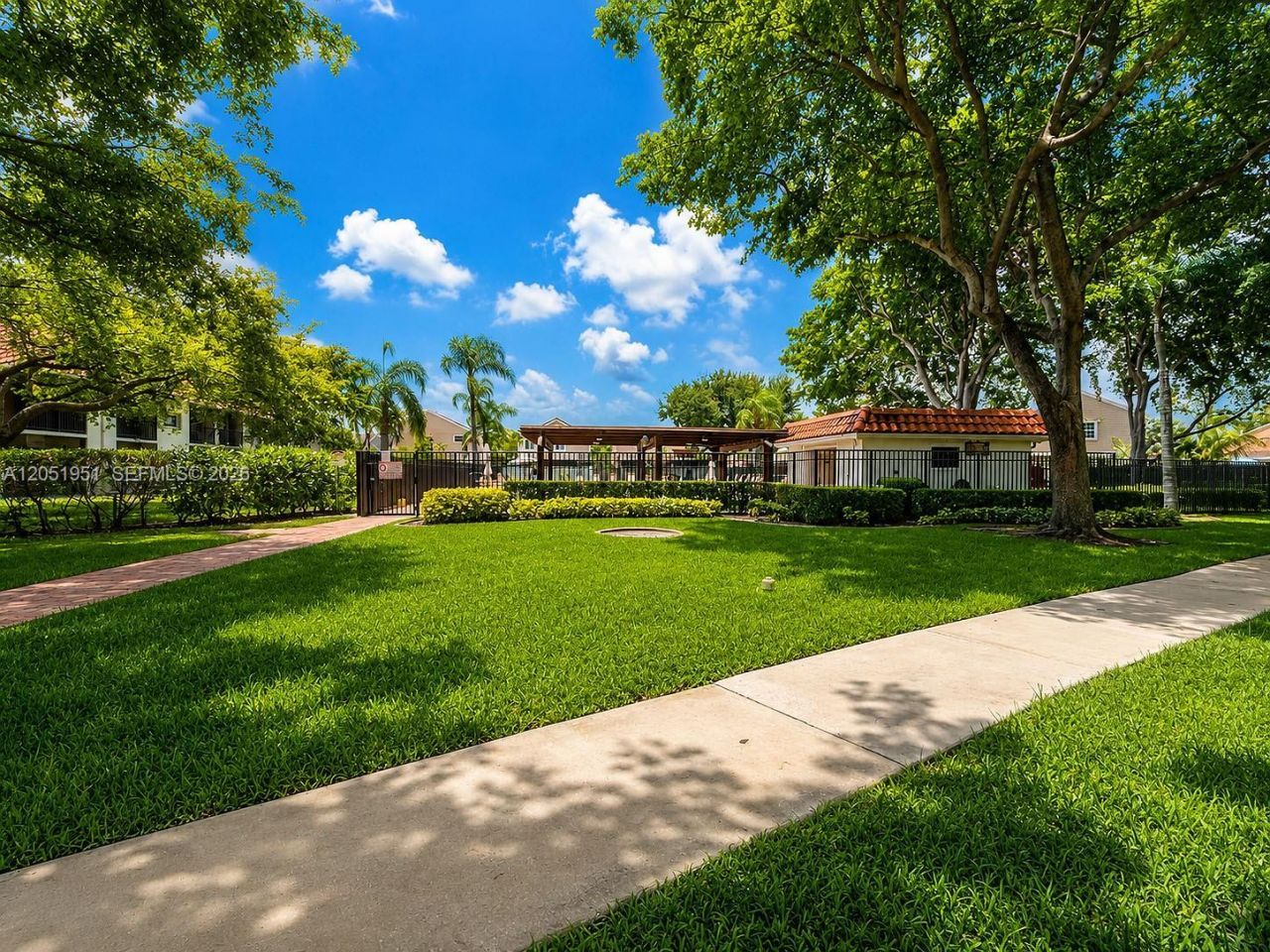 15701 W Waterside Cir, Unit 205, Sunrise, FL 33326 Photo