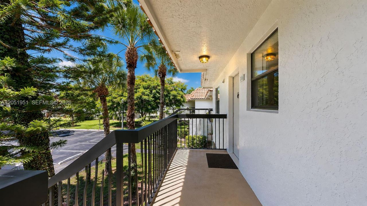 15701 W Waterside Cir, Unit 205, Sunrise, FL 33326 Photo