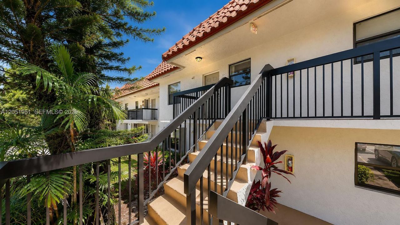 15701 W Waterside Cir, Unit 205, Sunrise, FL 33326 Photo