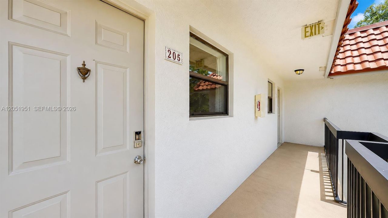 15701 W Waterside Cir, Unit 205, Sunrise, FL 33326 Photo