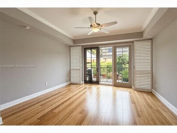 300 Beach Dr NE , St Petersburg, FL 33701