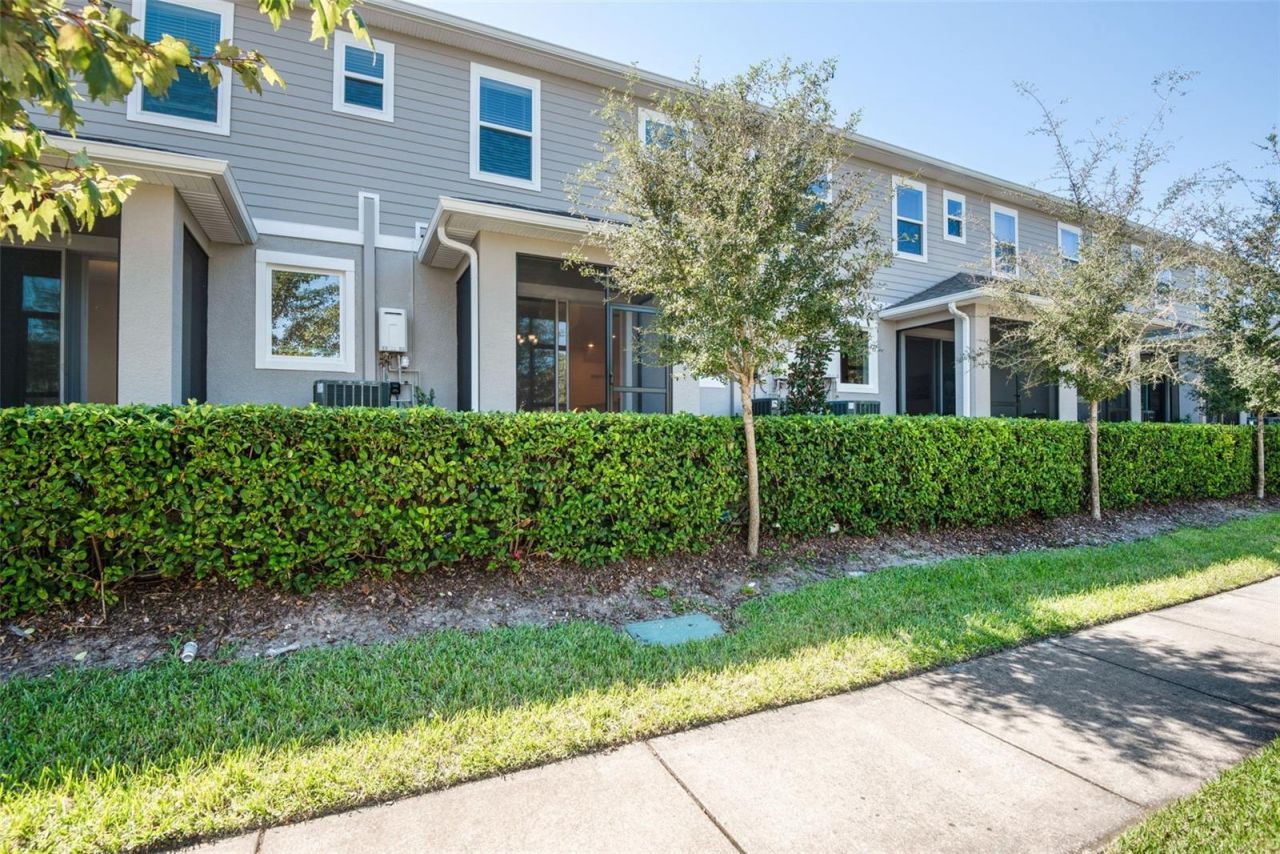 5756 Spotted Harrier Way , Lithia, FL 33547 Photo
