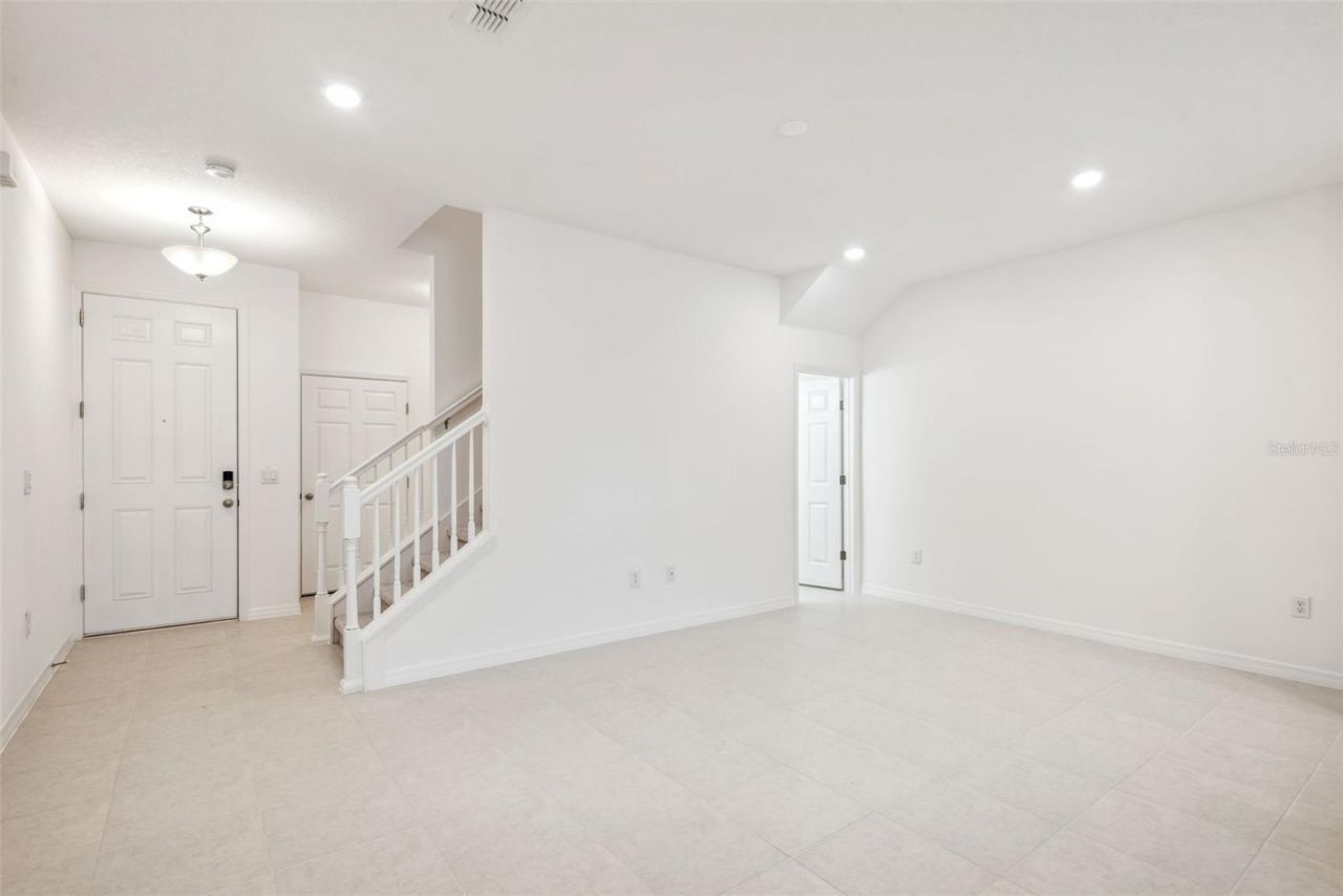 5756 Spotted Harrier Way , Lithia, FL 33547 Photo