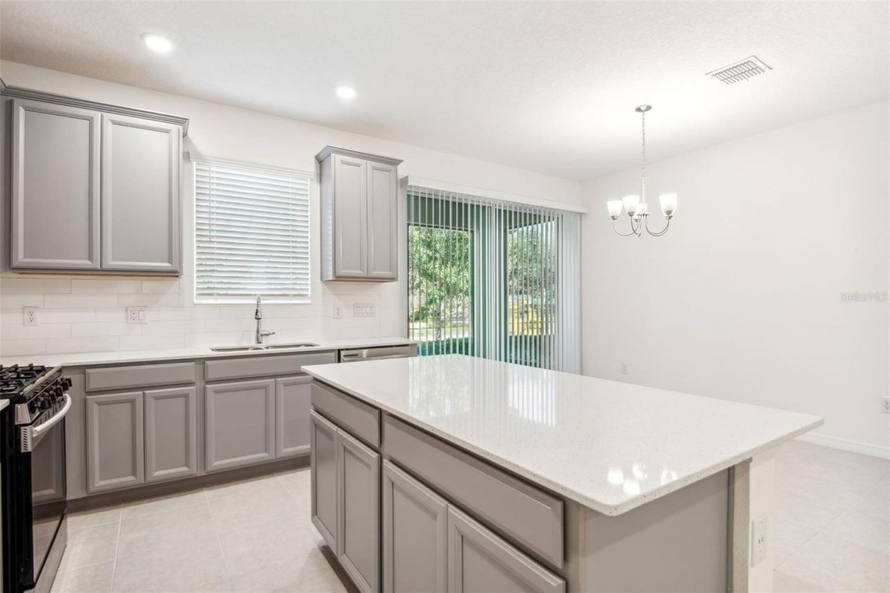 5756 Spotted Harrier Way , Lithia, FL 33547 Photo