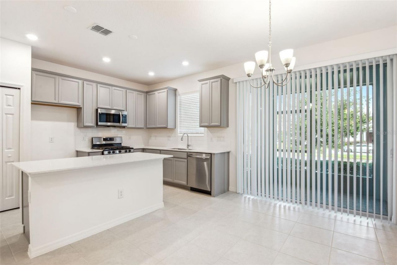 5756 Spotted Harrier Way , Lithia, FL 33547 Photo