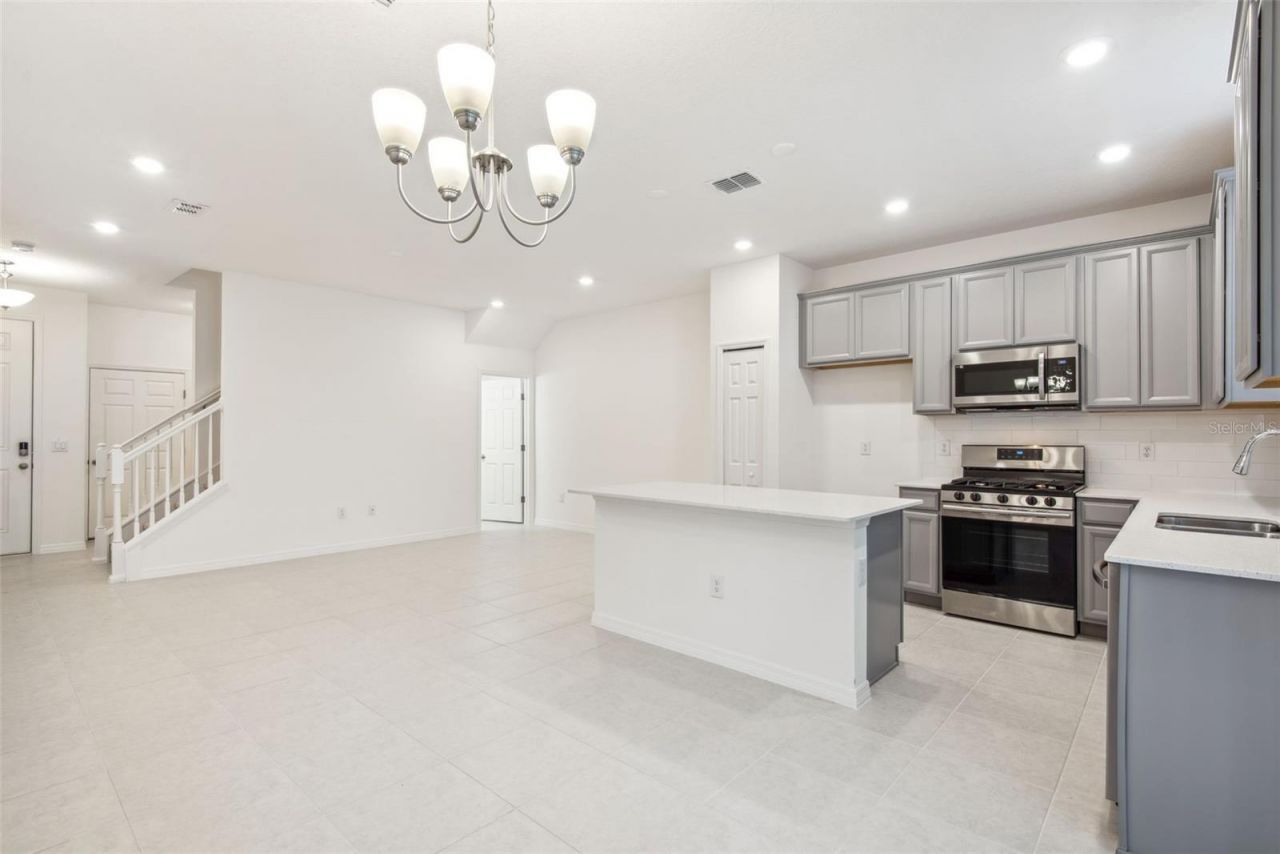 5756 Spotted Harrier Way , Lithia, FL 33547 Photo