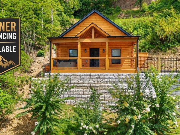 1026 Black Bear Cub Way, Sevierville, TN 37862
