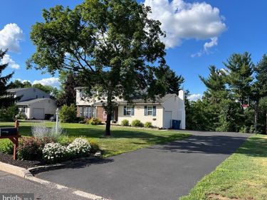 725 SCENIC DRIVE, HARLEYSVILLE, PA 19438