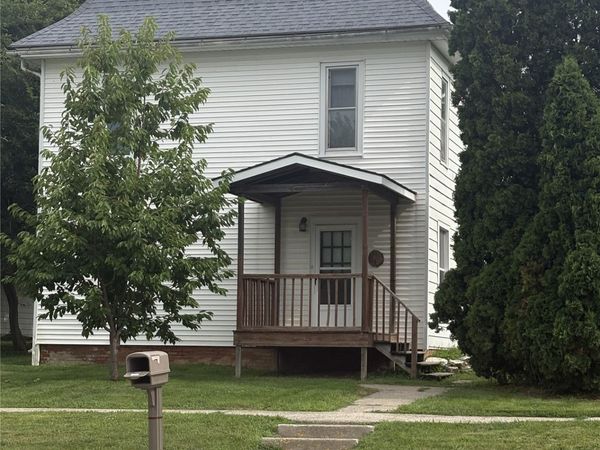 114 W Oak Street, North English, IA 52316