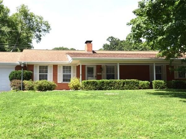 117 E Fairway Drive , Belleville, IL 62223