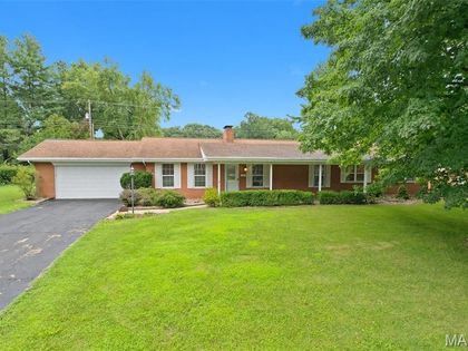 117 E Fairway Drive Belleville, IL 62223