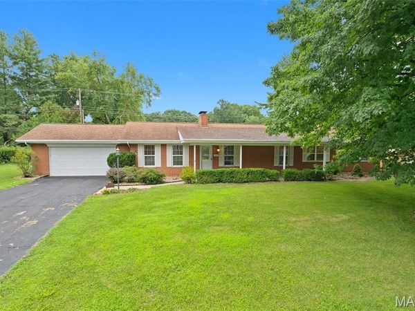117 E Fairway Drive , Belleville, IL 62223