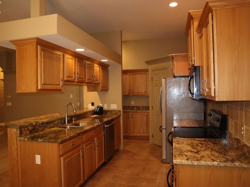 25 Falcon Crest Drive, Unit A, Norwalk, OH 44857 Photo 8