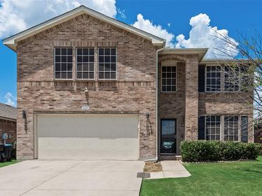 1629 Baxter Springs Drive, Fort Worth, TX 76247