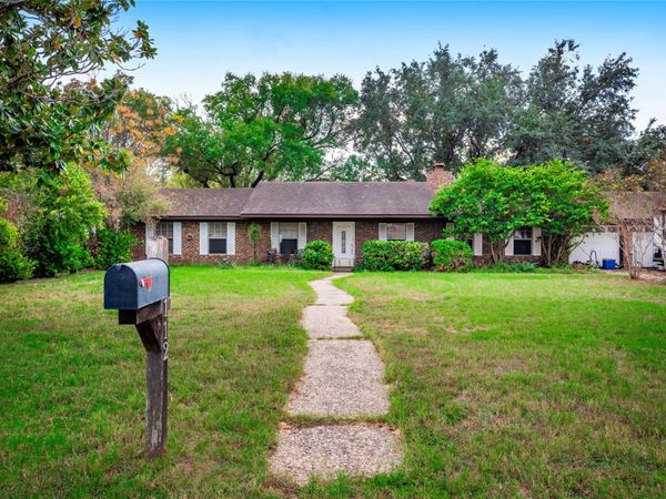 112 Hasler ST , Bastrop, TX 78602