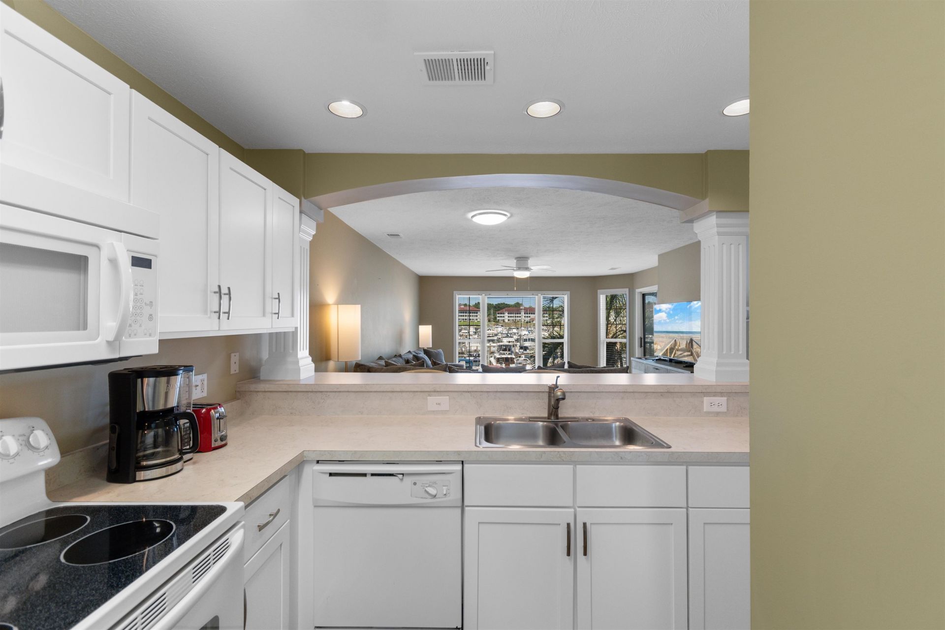 4633 Lightkeepers Way  Photo 8