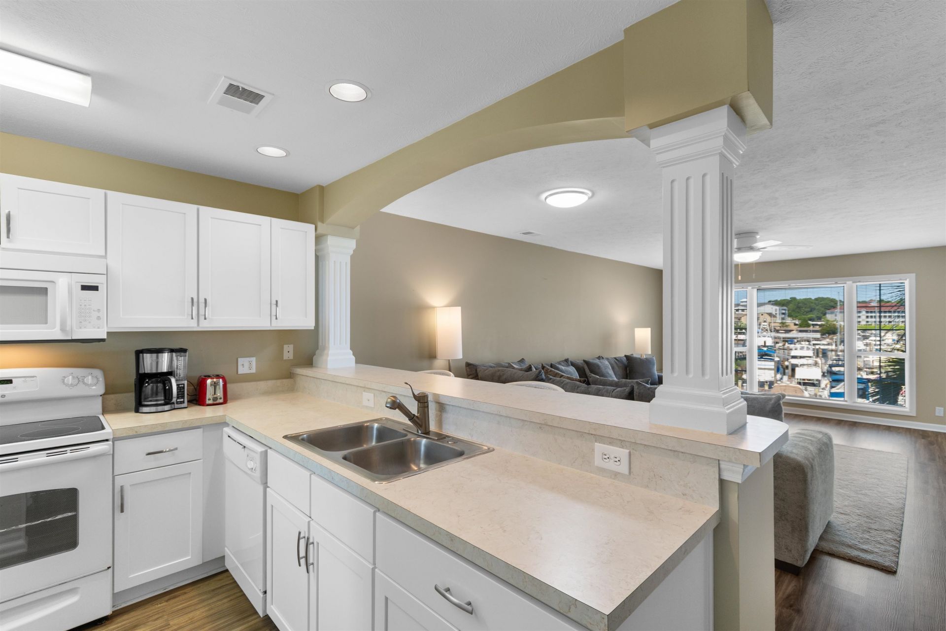 4633 Lightkeepers Way  Photo 9