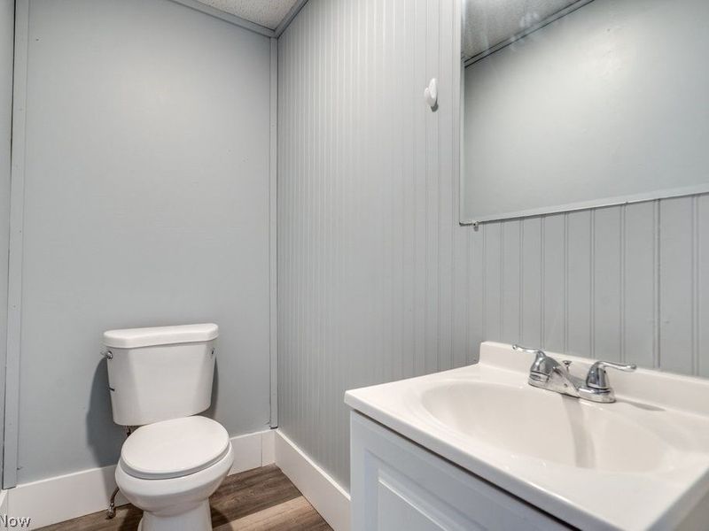 2216 10th Street SW, Akron, OH 44314 Photo 9